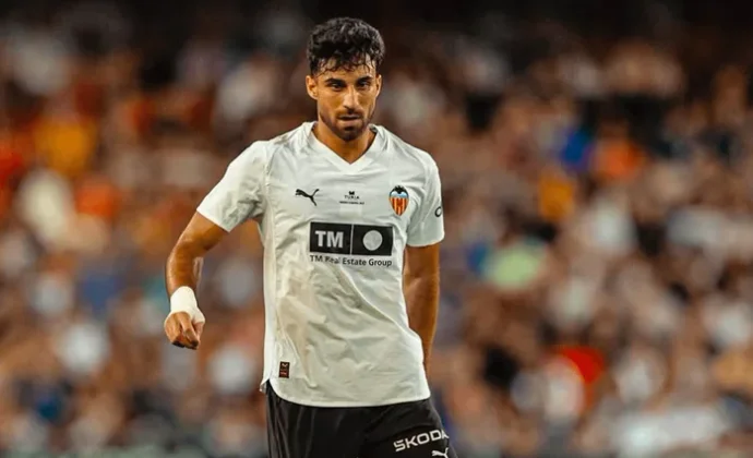 Corberán, de perdidos a Cömert