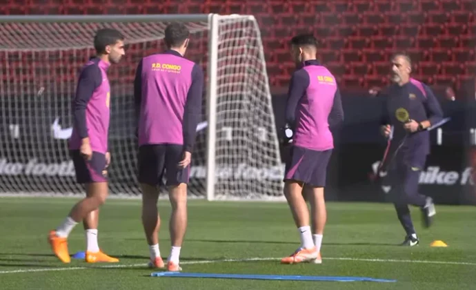 Eric García, Joan García y Christensen, con el grupo en una sesión en el Spotify Camp Nou