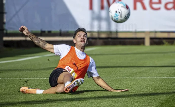Agirrezabala y Hugo Duro, con el grupo en la vuelta al trabajo