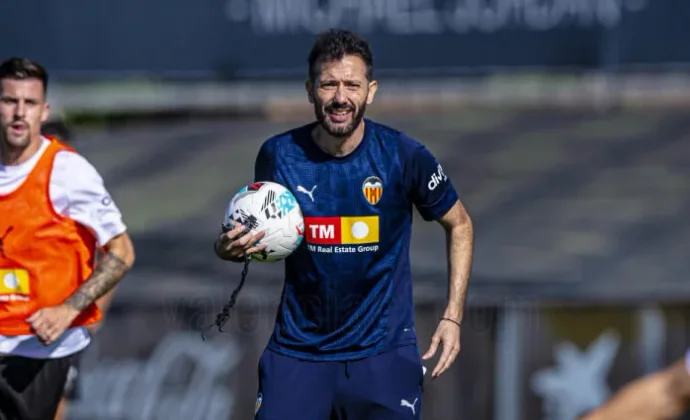 Corberán duda del ensayo del miércoles y hoy prueba con defensa de cuatro