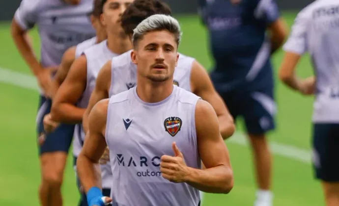 Iván Romero se incorpora al grupo y no está descartado