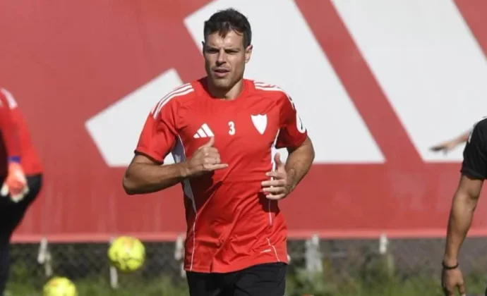 Azpilicueta se cae de la convocatoria a última hora por una lesion en el sóleo