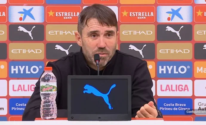 Coudet lamenta la desconexión inicial y pide obsesionarse con el gol para recuperar la regularidad