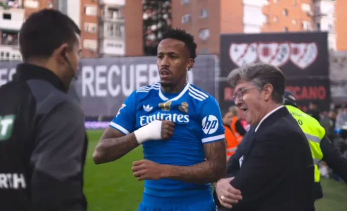 Huijsen, sustituido al descanso y llamado a reaccionar