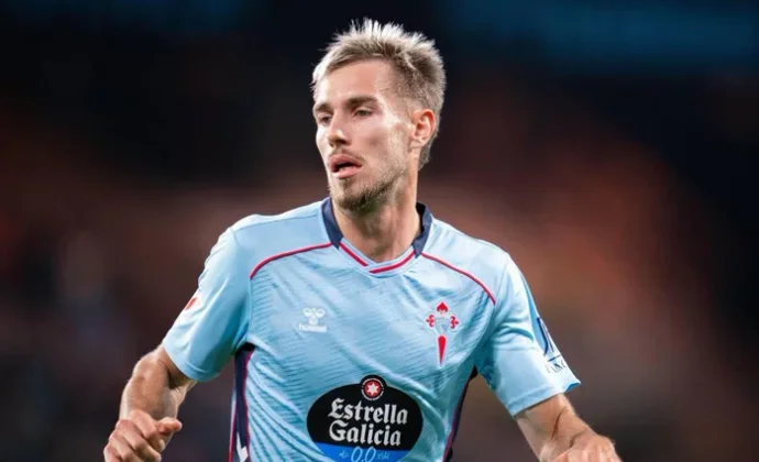 Mingueza, sustituido en el descanso por problemas gástricos