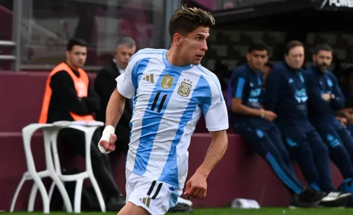 Julián Álvarez, Giuliano y Molina no jugarán en Angola al no vacunarse, pero seguirán concentrados