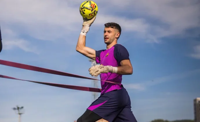 El Barcelona retoma los entrenamientos con Joan García pendiente del alta, pero todavía sin Raphinha