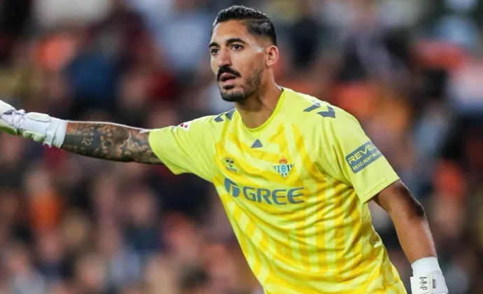 Álvaro Valles mejora a Pau López y quiere consagrarse en noviembre