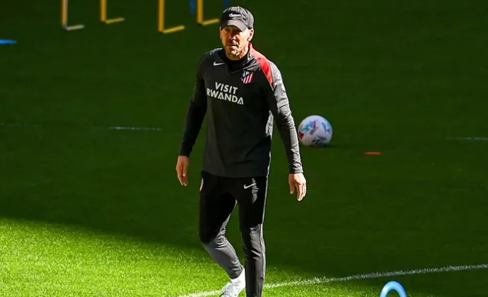 El Atlético retoma el trabajo sin Koke, pero con Giuliano, Molina y Alvarez