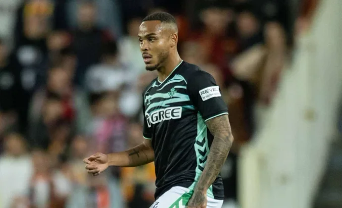 El Betis recurre la tarjeta amarilla que Natan vio en Mestalla