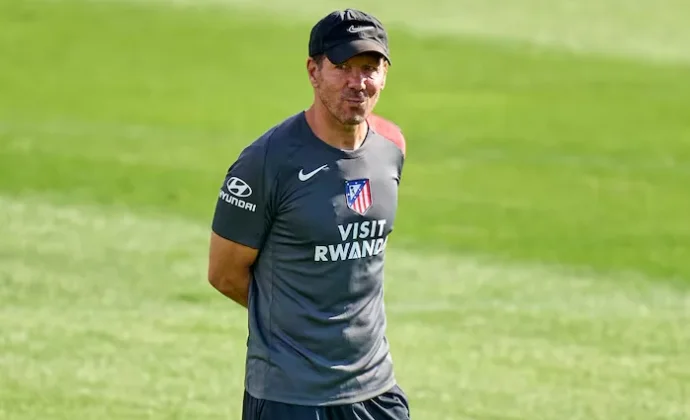 Koke sigue al margen y Simeone trabaja con un once de circunstancias