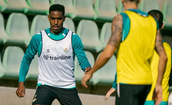 Junior se suma al grupo, Isco repite sensaciones y Cucho trabaja al margen