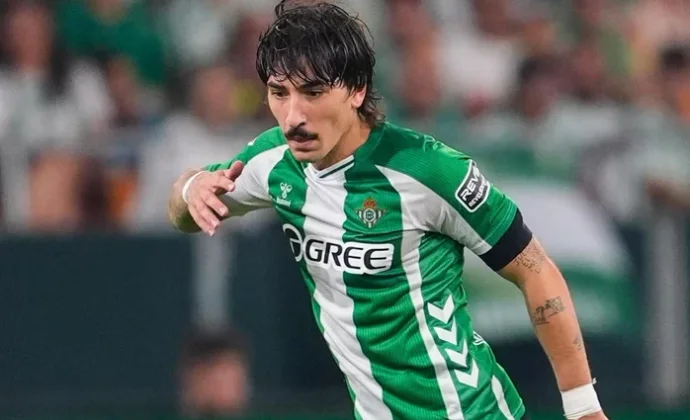 Héctor Bellerín se pone serio y vintage