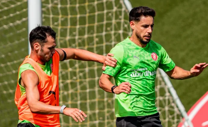 Míchel prohíbe a Álex Moreno y Arnau jugar con Catalunya tras las molestias de Blind