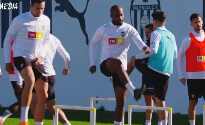 Foulquier repite parcialmente. Diakhaby y Ramazani, bajas