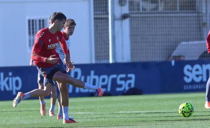 Lucas Torró se suma a la dinámica grupal