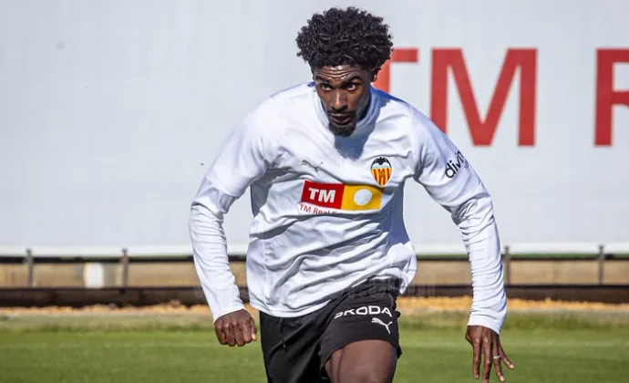 Thierry, Foulquier y Ugrinic repiten con el grupo un día más