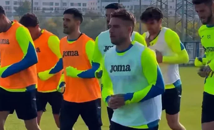 Kiko Femenía reaparece con el grupo y Mario Martín está de vuelta