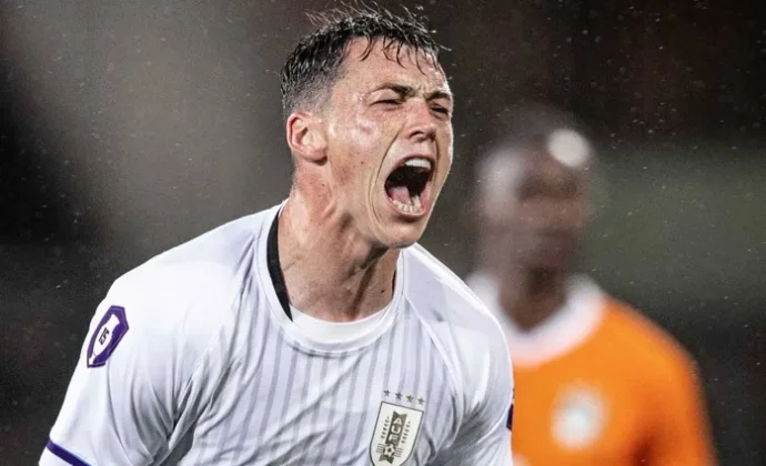 La prensa asturiana duda de la titularidad del internacional Fede Viñas