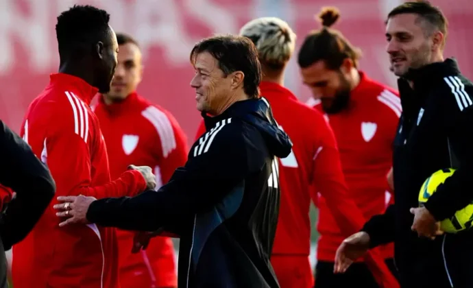 Gudelj, Akor Adams y Ejuke, de vuelta a los entrenamientos con Peque también integrado