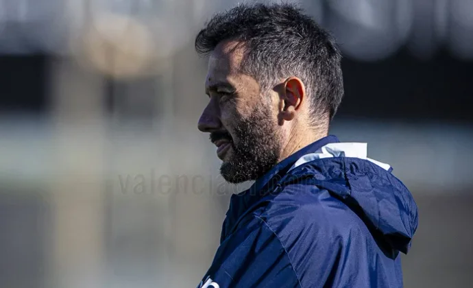 Corberán insiste con Almeida, pero Rioja amenaza ahora a Diego López
