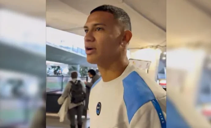 Arriaga aterriza en Valencia y ya piensa en el derbi