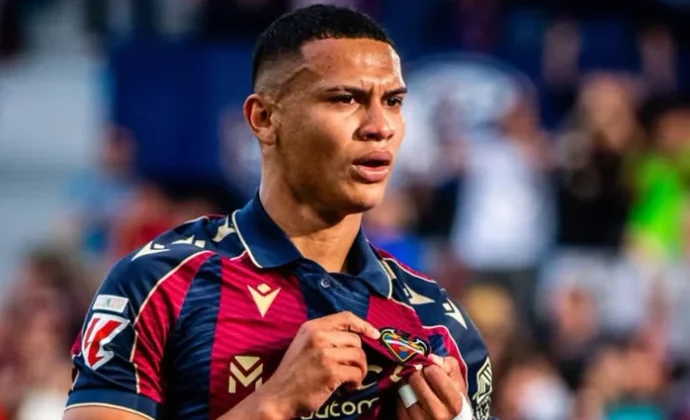 El Chiringuito revela que Kervin Arriaga no será titular en Mestalla