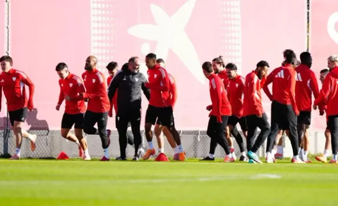 Nianzou y Azpilicueta, únicas bajas en la penúltima sesión