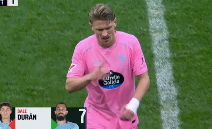 Carl Starfelt pidió el cambio por fatiga muscular