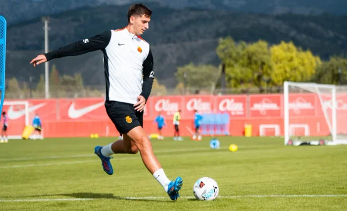 Kumbulla, duda para encuentro ante el Atlético por molestias en el entrenamiento