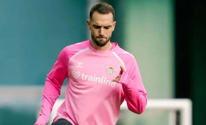 Pau López entra en la recta final y no se le descarta para el derbi