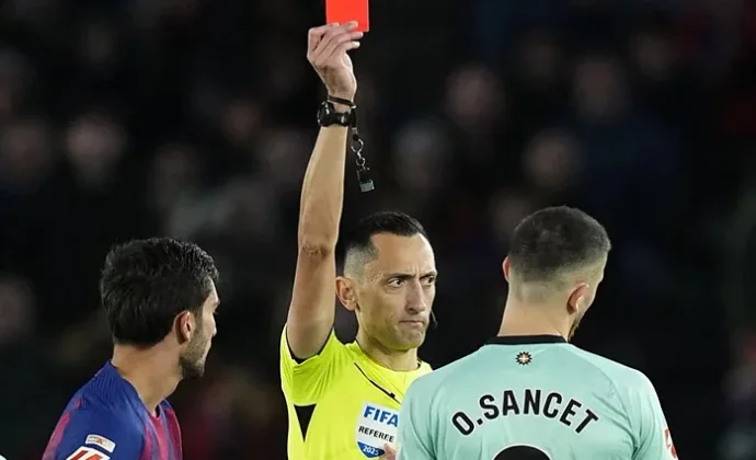 El Comité de Disciplina sanciona finalmente a Sancet con dos partidos