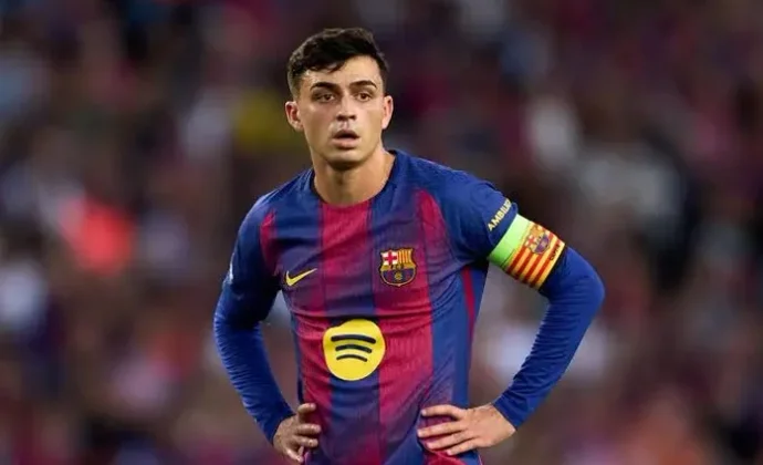 Pedri se probará mañana con el grupo para intentar reaparecer contra el Alavés