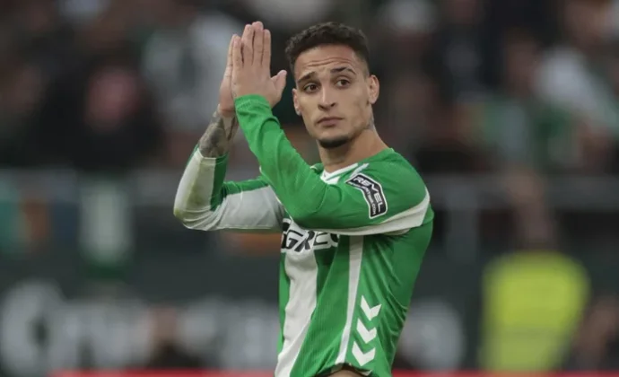 Disciplina sanciona a Antony con un partido y el Betis recurrirá a Apelación