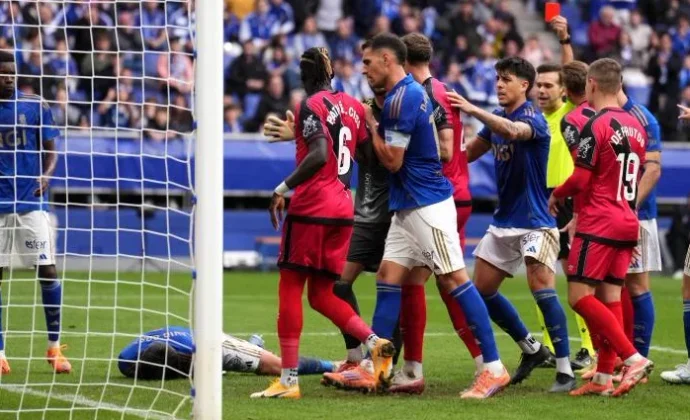Pathe Ciss, sancionado con dos partidos tras su expulsión ante el Real Oviedo