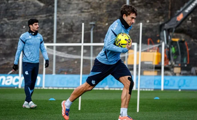 Mikel Goti vuelve al grupo, pero Igor Zubeldia continúa apartado