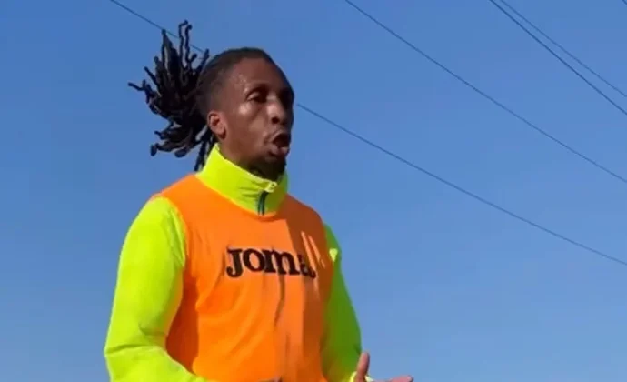 Neyou reaparece con el grupo tras superar los problemas físicos