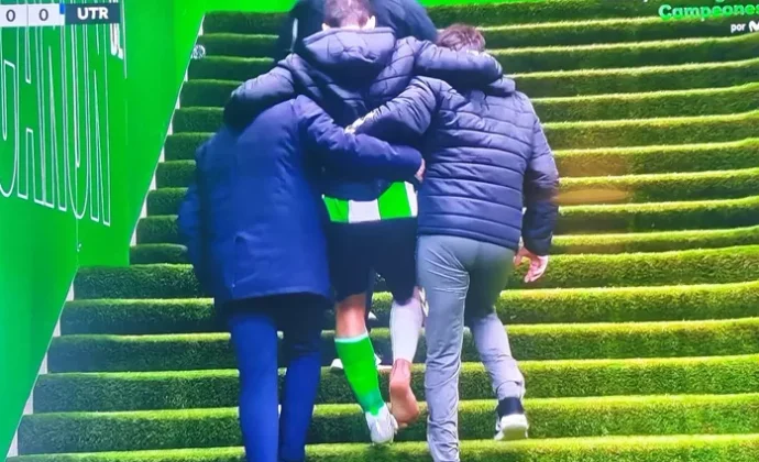 Isco y Amrabat se retiran lesionados del partido contra el Utrecht