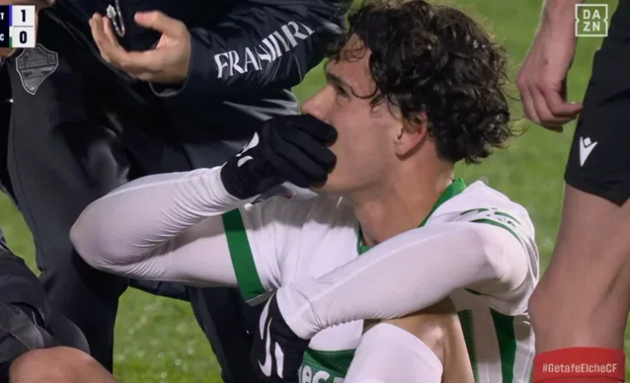 Héctor Fort pide el cambio por molestias: segundo contratiempo físico