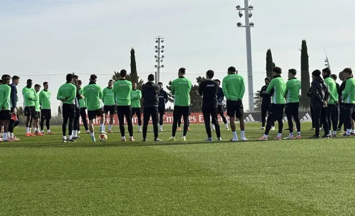 El Elche prepara la Copa en Valdebebas pendiente del estado de Diangana, Fort y Josan