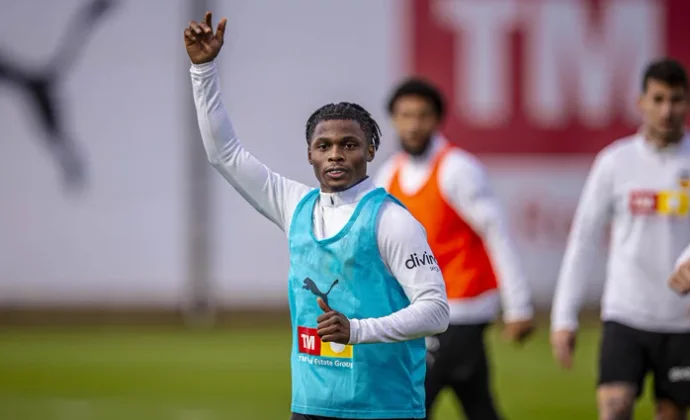 Ramazani no termina el entrenamiento de hoy y peligra su regreso en Vallecas