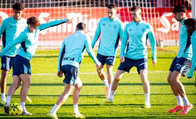 El Athletic Club retoma los entrenamientos pendiente de la evolución de Laporte