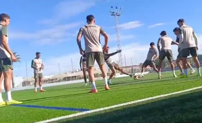 El Villarreal prepara la Copa sobre césped artificial sin Kambwala, Costa ni Cabanes