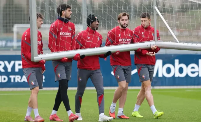 Kike Barja y Budimir, al margen en la vuelta al trabajo en Tajonar