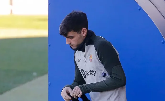 Sesión de recuperación en la Ciutat Esportiva con cuidados para Pedri