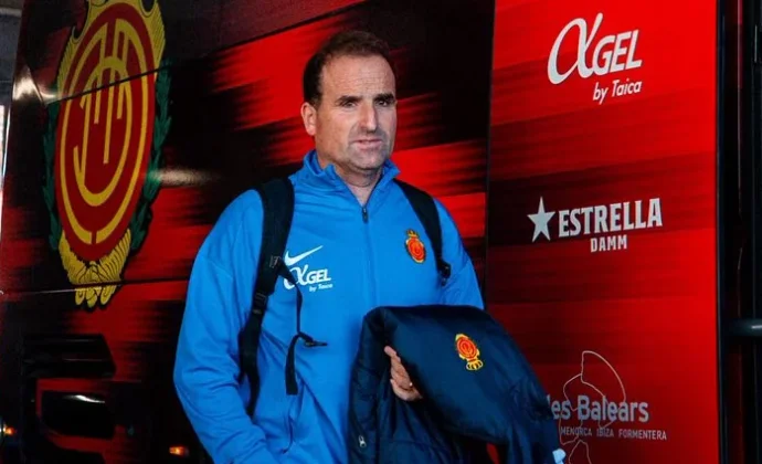 Arrasate mantiene su once titular fresco tras la Copa para visitar el Carlos Tartiere