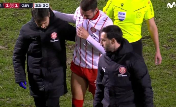 Abel Ruiz abandona lesionado y entre lágrimas el partido en Ourense