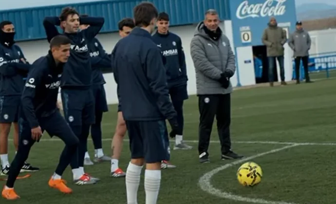 Víctor Parada, aparentemente recuperado en la vuelta al trabajo en Ibaia