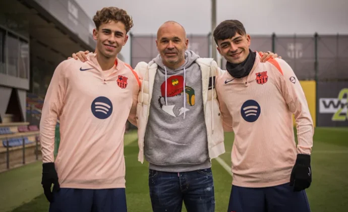 Pedri, Fermín y De Jong, con el grupo en el entrenamiento del jueves