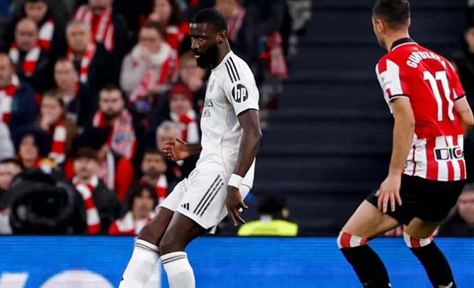 Rüdiger, entre algodones tras los calambres en San Mamés